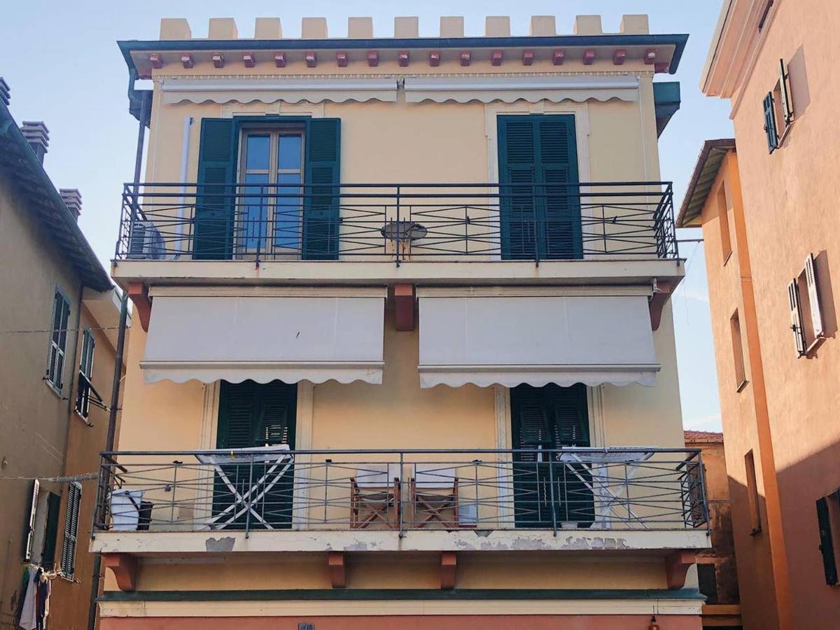 L'Eternita' E' Il Mare Mischiato Col Sole Rimbaud Apartment Ventimiglia Exterior photo