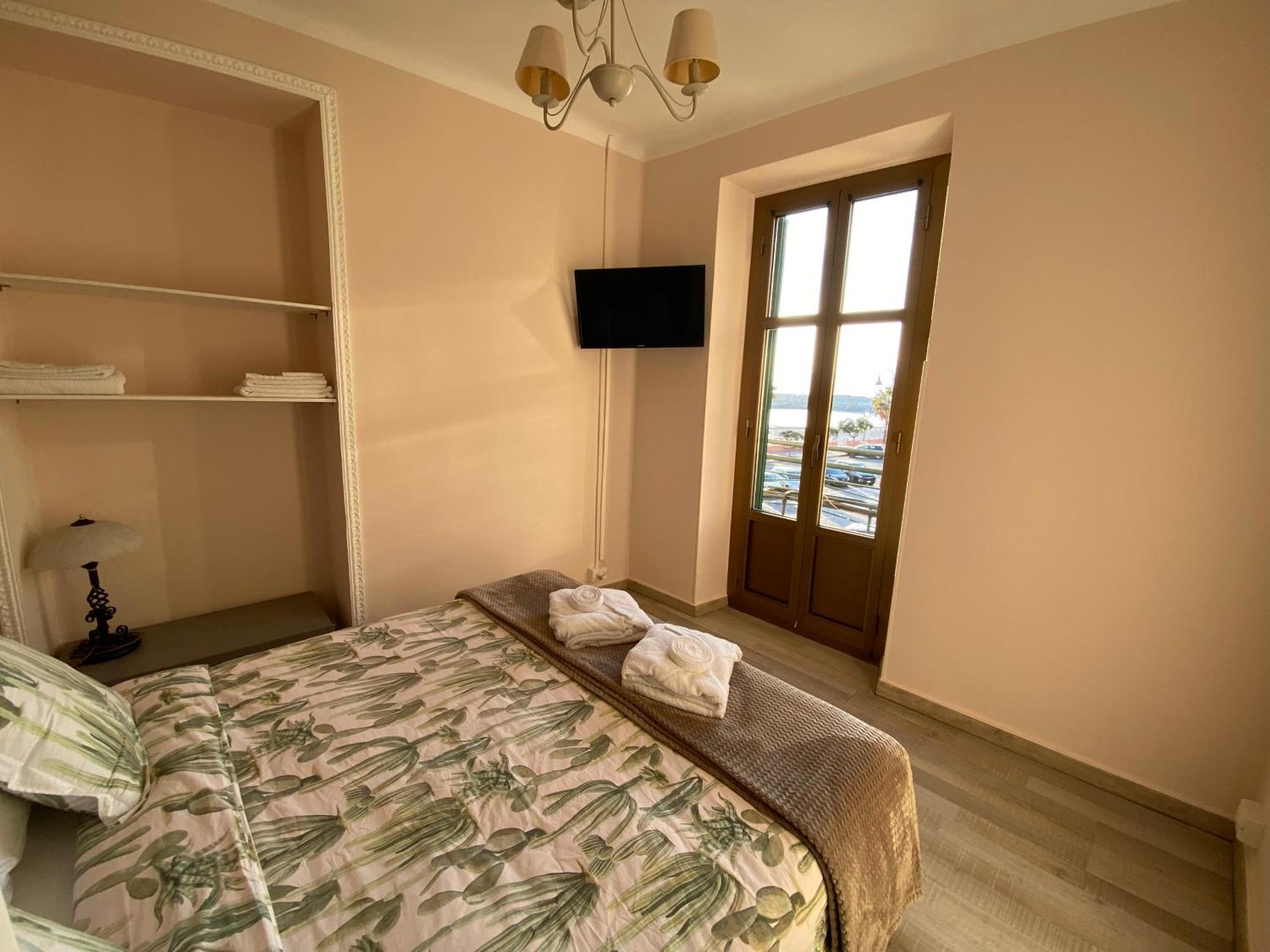 L'Eternita' E' Il Mare Mischiato Col Sole Rimbaud Apartment Ventimiglia Exterior photo